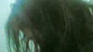 ಹೊಟ್ಟೆಬಾಕತನದ ಬ್ಲಾಂಡೀ ಕೆಲ್ಲಿ ವೆಲ್ಸ್ ಡಬಲ್ ಕಾಕ್ ನುಗ್ಗುವಿಕೆಯನ್ನು ಪಡೆಯುತ್ತಾನೆ