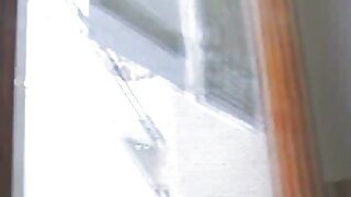 ಕೊಳಕು ಬುಸ್ಟಿ ಹೊಂಬಣ್ಣದ ವೇಶ್ಯೆಯು ಸ್ಟೀಮಿ MMF ಸೆಕ್ಸ್ ವೀಡಿಯೊದಲ್ಲಿ ನಾಯಿಮರಿ ಶೈಲಿಯಲ್ಲಿ ಬಡಿದುಕೊಳ್ಳುತ್ತದೆ